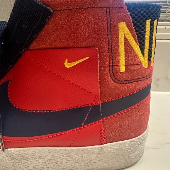 Nike SB Zoom Blazer Mid Premium Deconstructed - Barcelona Size 12 EUC - Picture 13 of 13